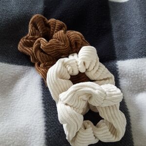 4 Old Navy Scrunchies